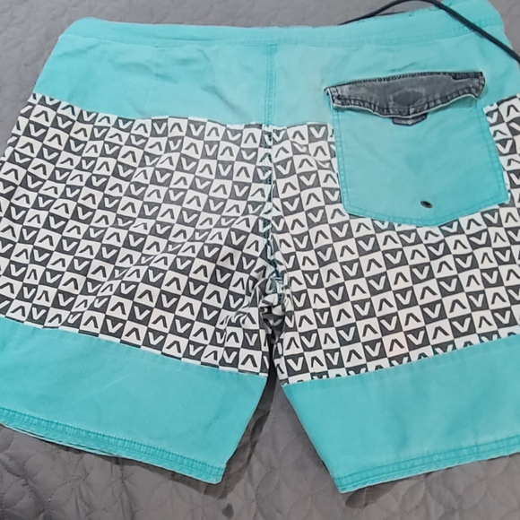 Rvca board shorts - Picture 3 of 4